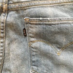 Levis Jeans (light wash)